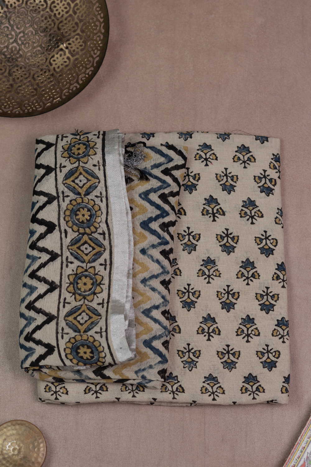 Unstitched Suits - Matkatus 