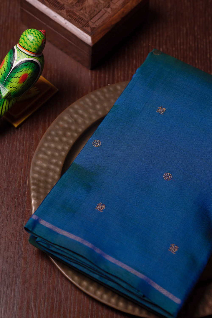 Patt Sarees - Matkatus 