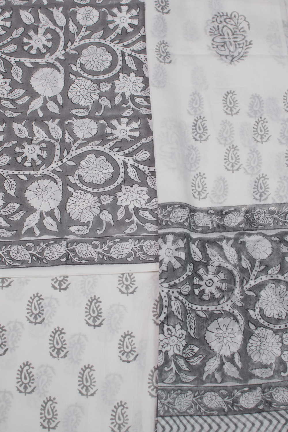 Unstitched Suits - Matkatus
