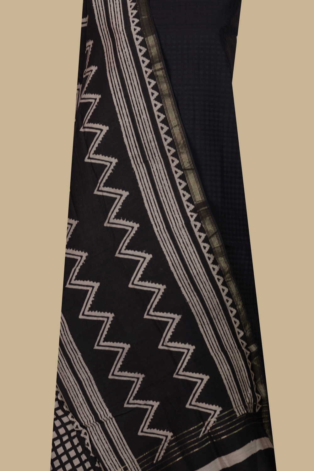 Unstitched Suits - Matkatus 