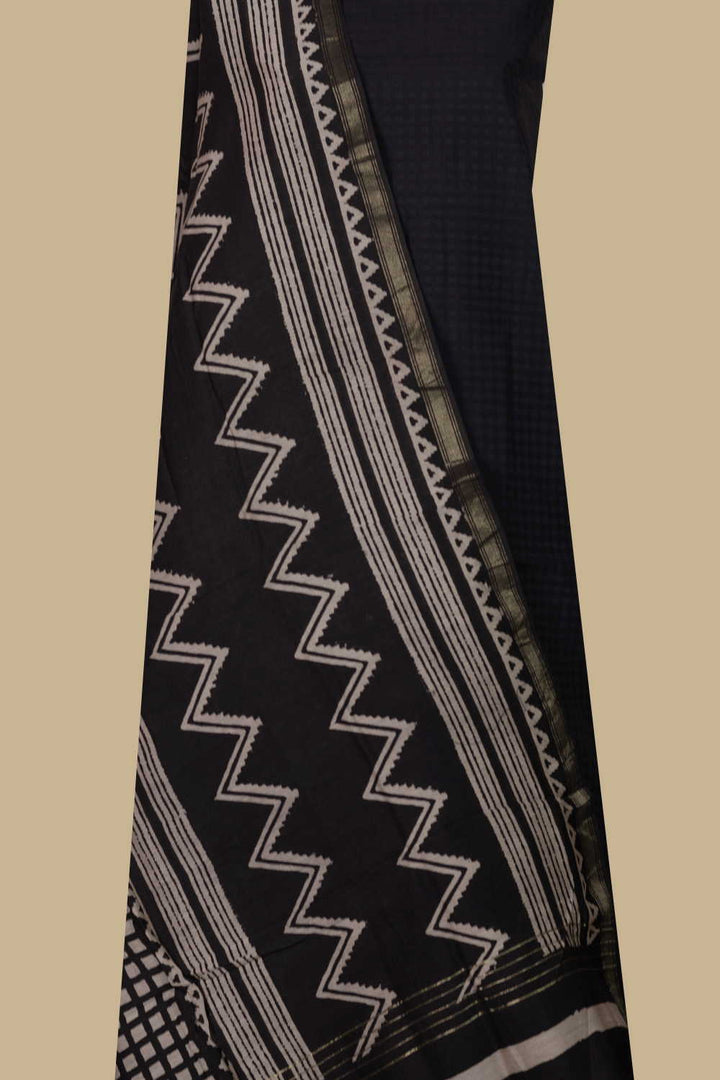 Unstitched Suits - Matkatus 