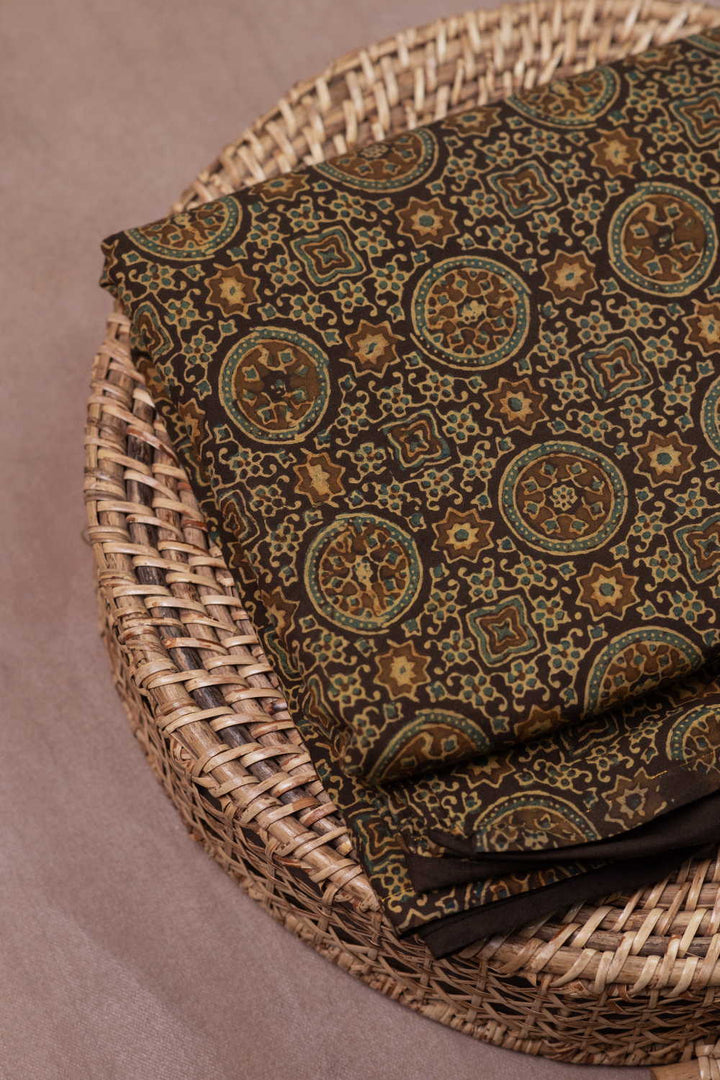 Block Printed Fabric - Matkatus 