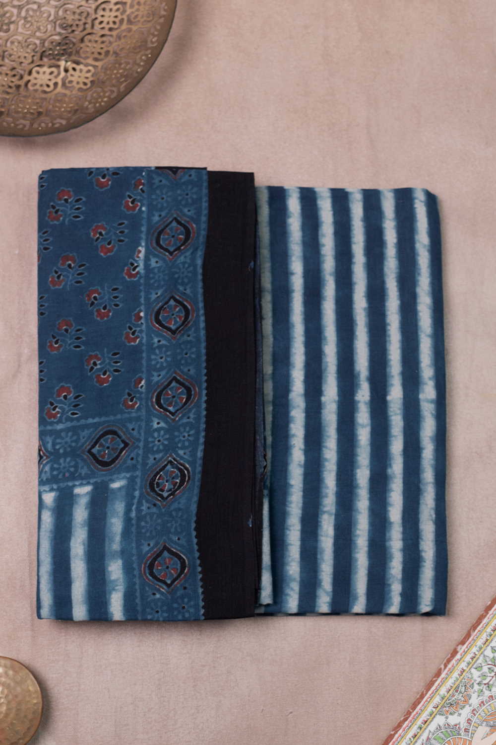 Ajrak Suits-Matkatus 