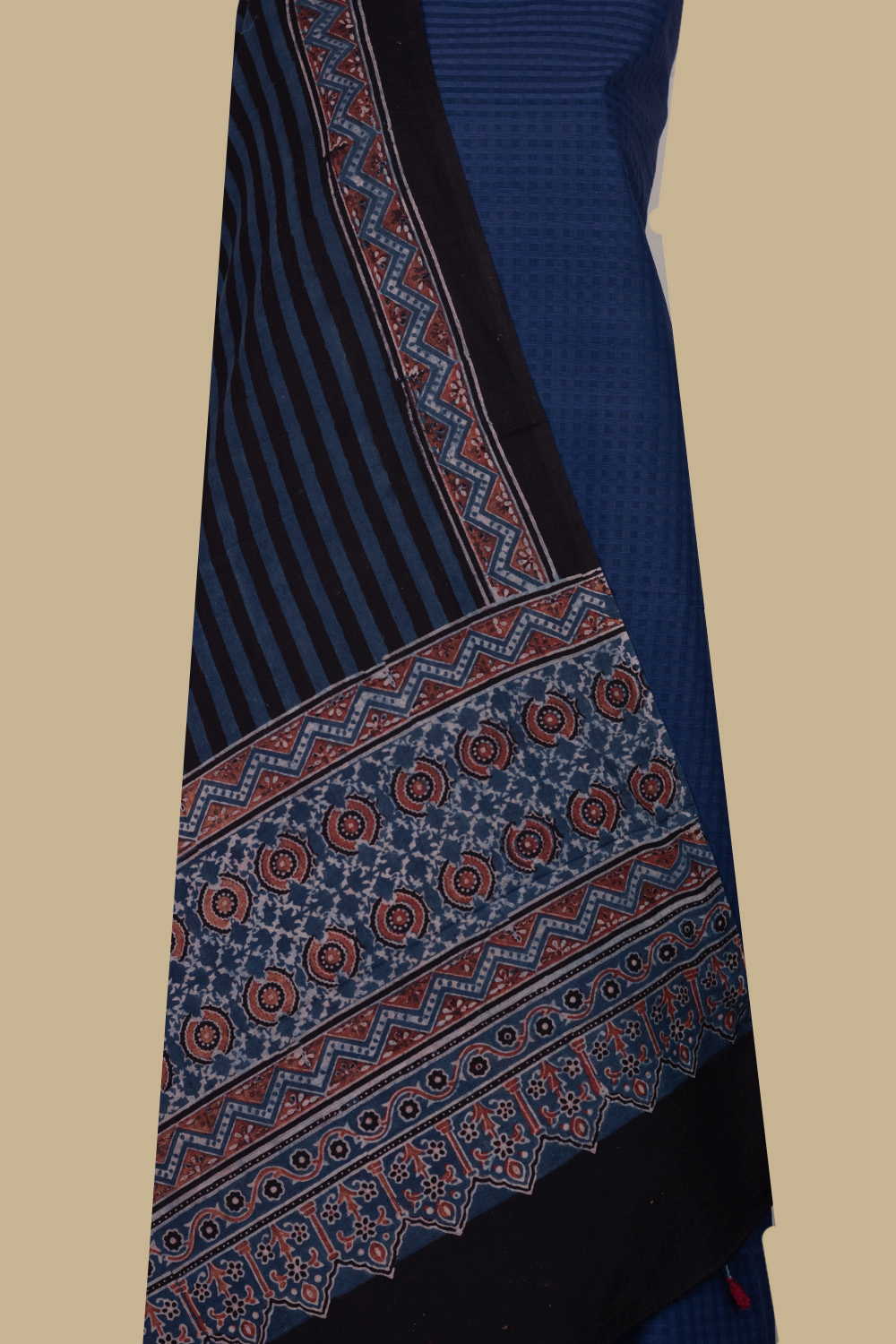 Unstitched Suits - Matkatus 