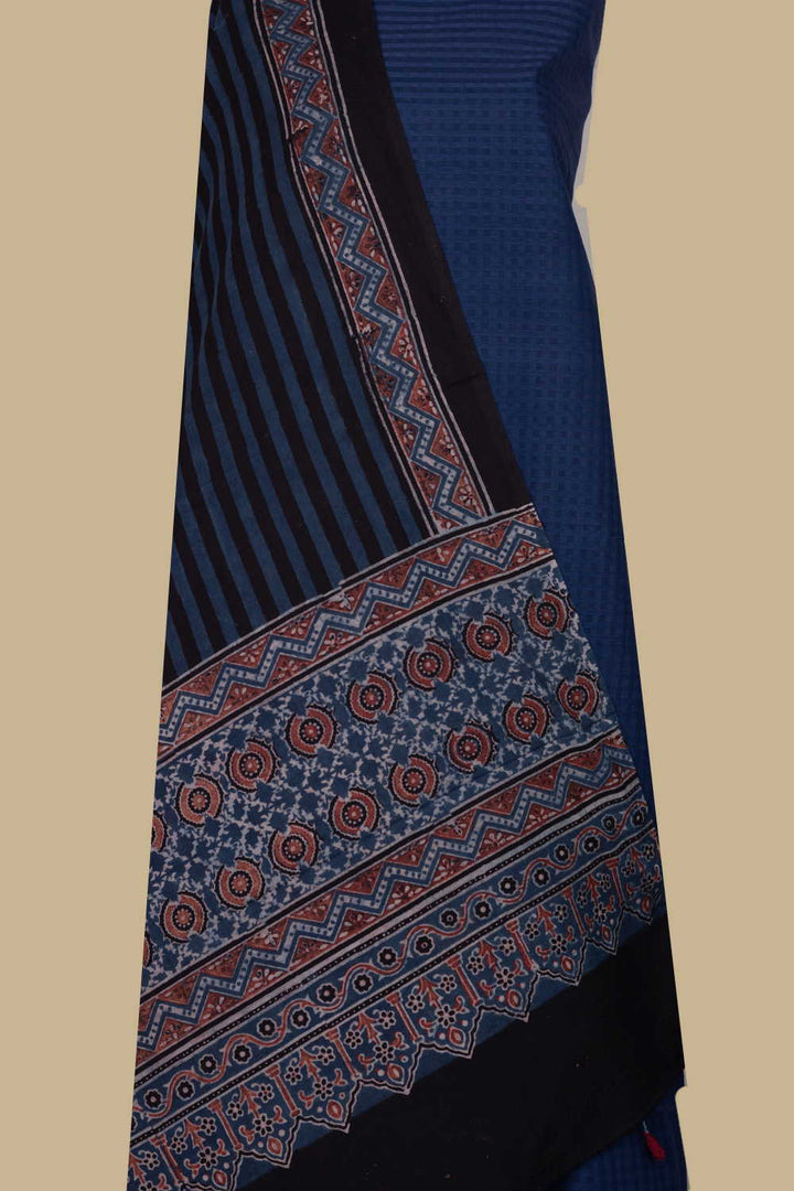 Unstitched Suits - Matkatus 