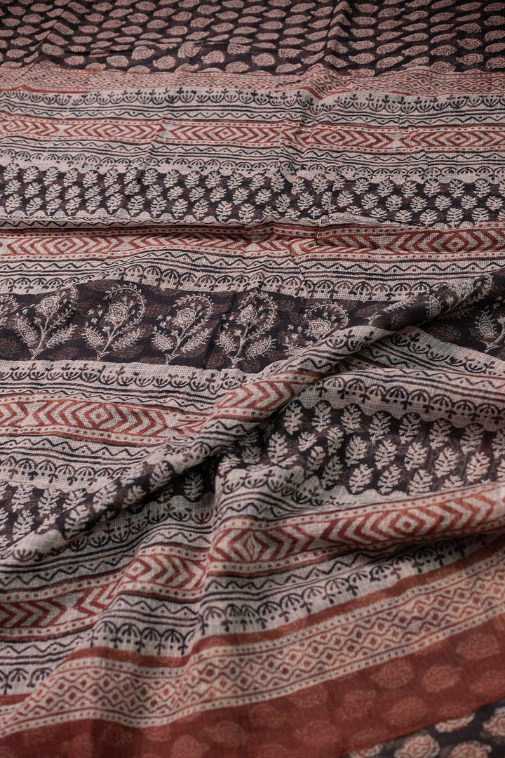 Sarees - Matkatus 