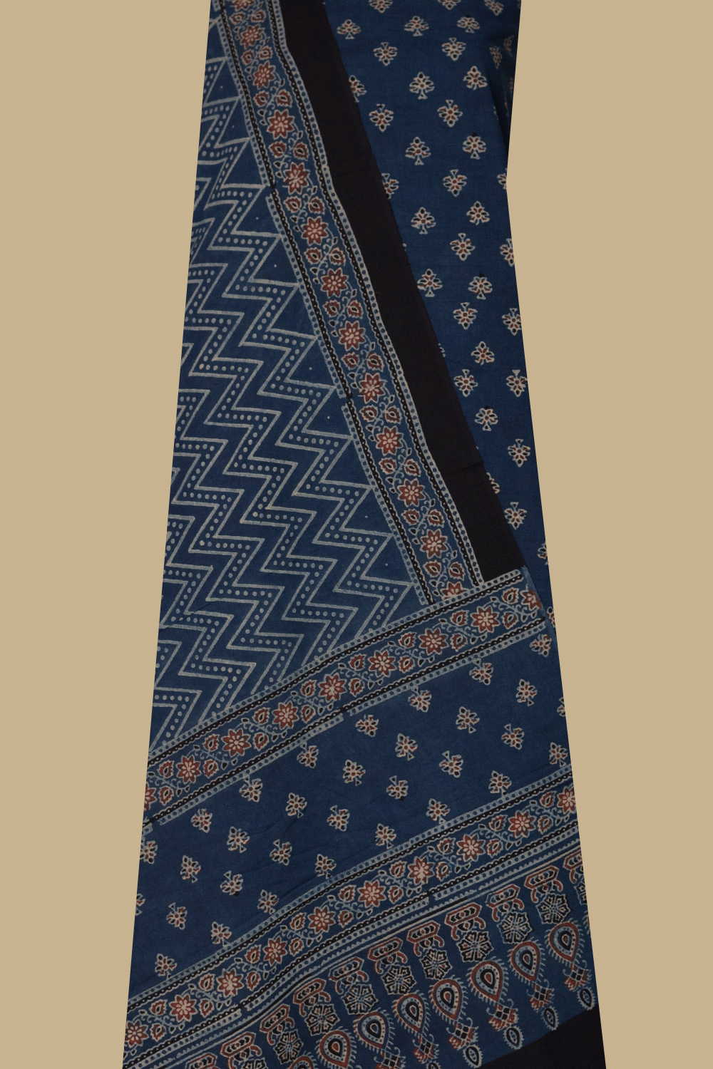Ajrk Suits - Matkatus 
