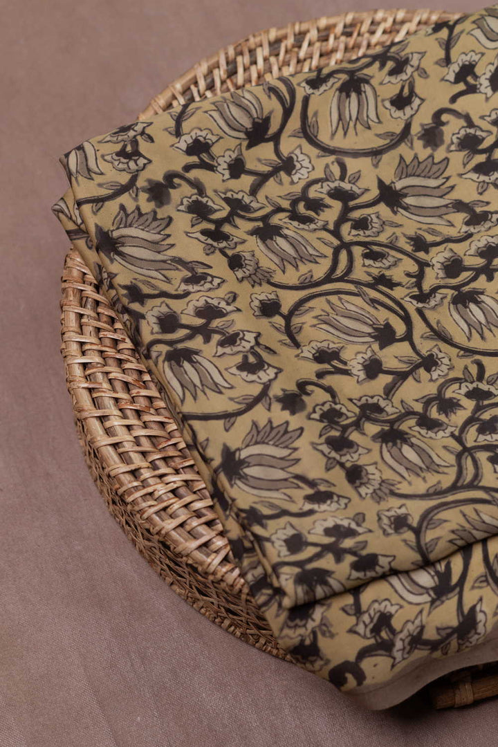 Silk Fabrics - Matkatus