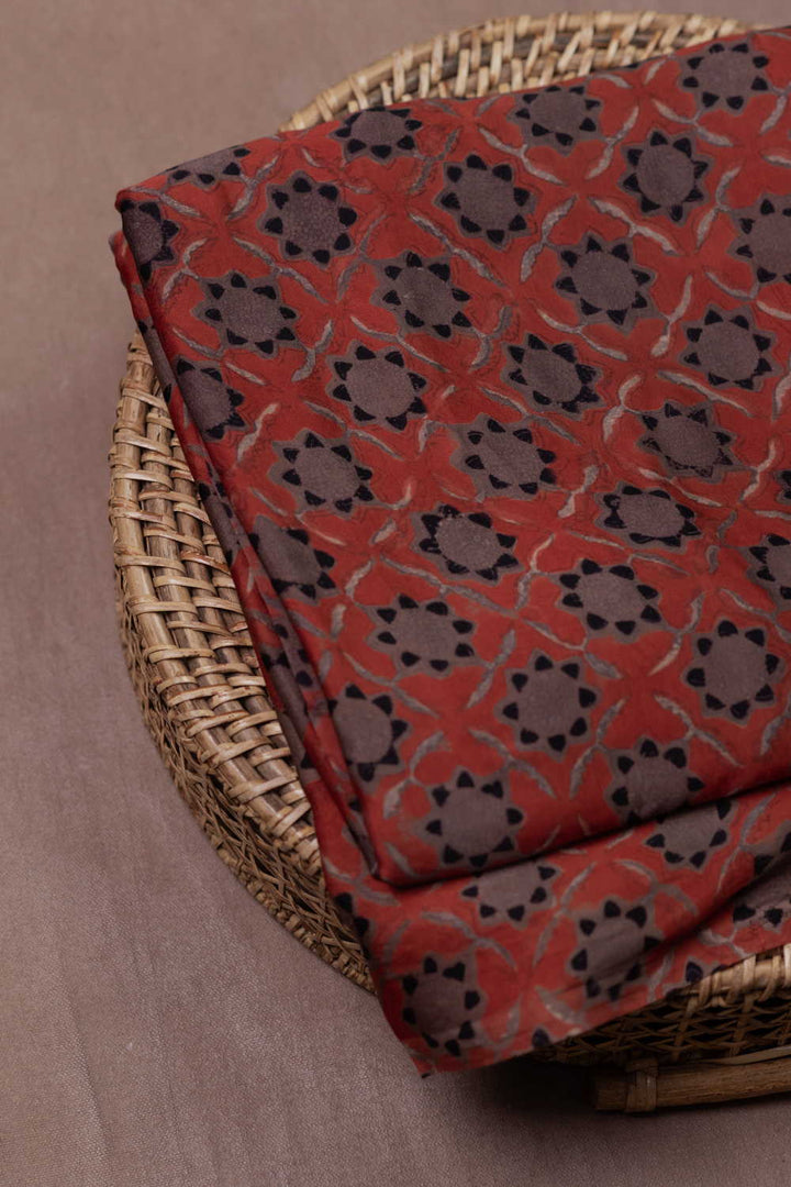 Silk Fabrics - Matkatus