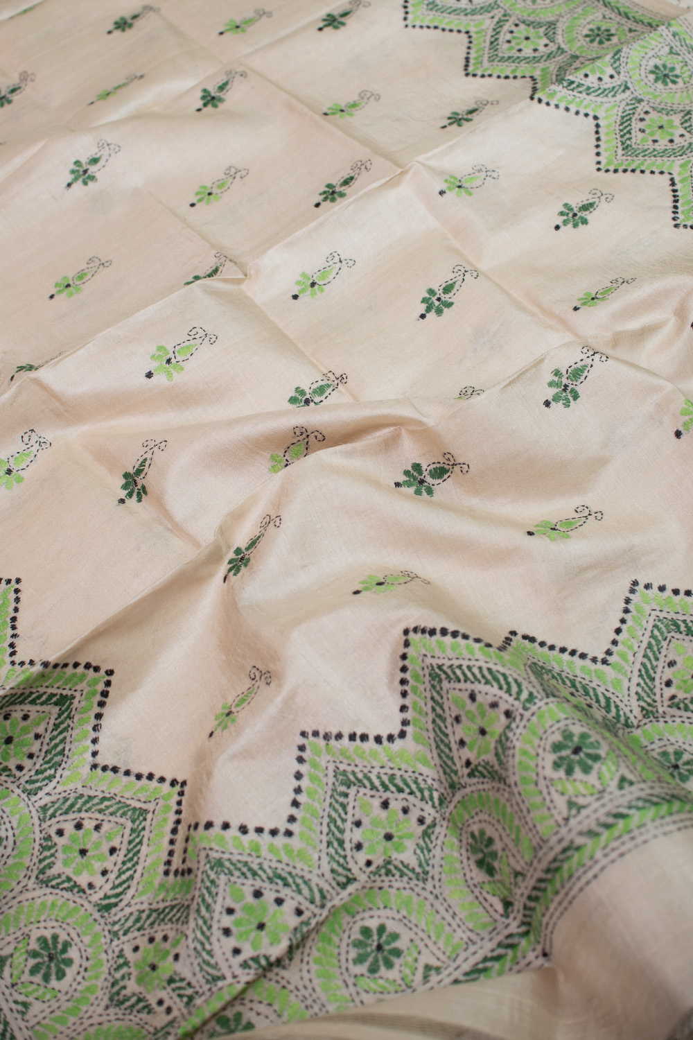 Kantha Silk Dupatta - Matkatus 