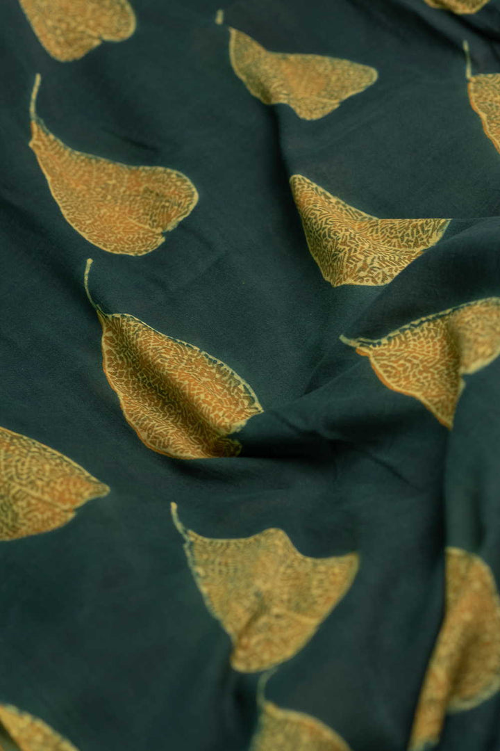 Leaf Butta - Green Ajrak Mul Cotton Fabric