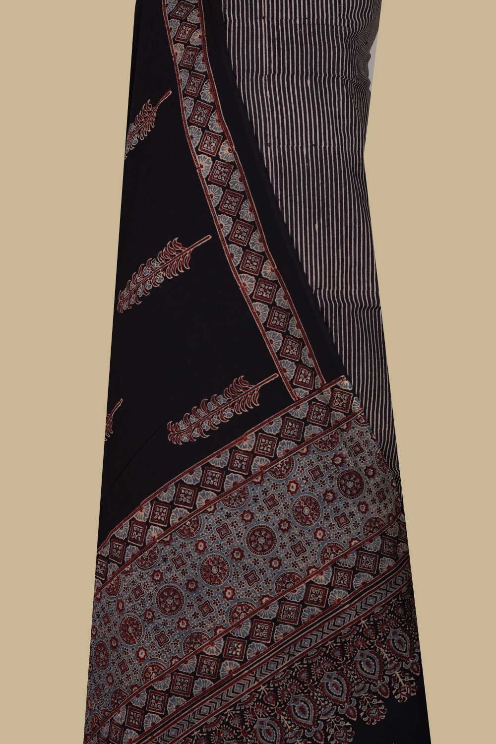 Unstitched Suits - Matkatus 