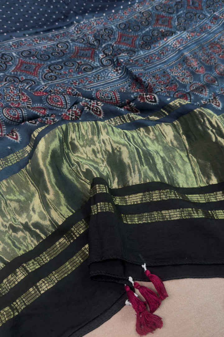 Silk Dupattas - Matkatus 