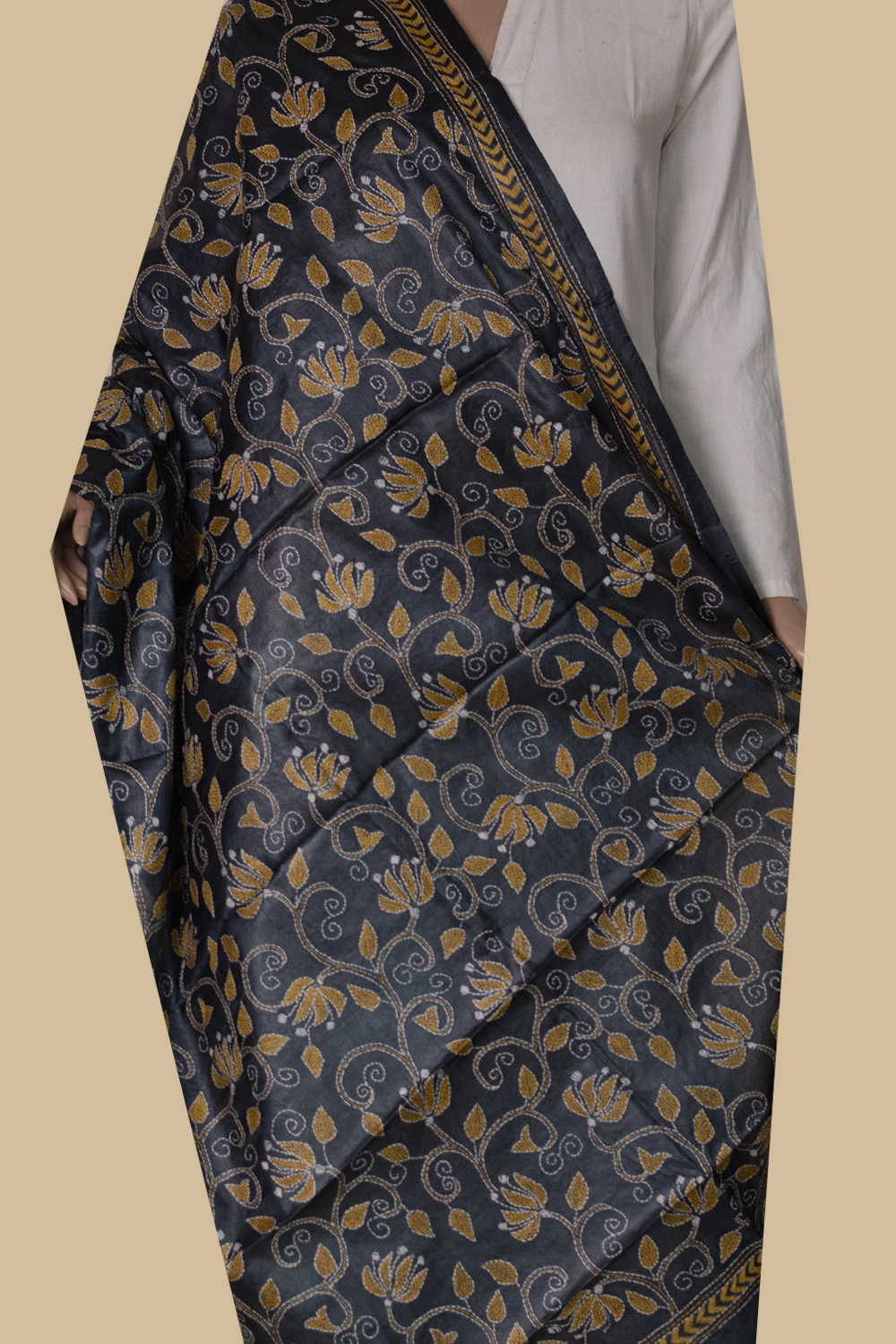 Kantha Silk Dupatta - Matkatus 
