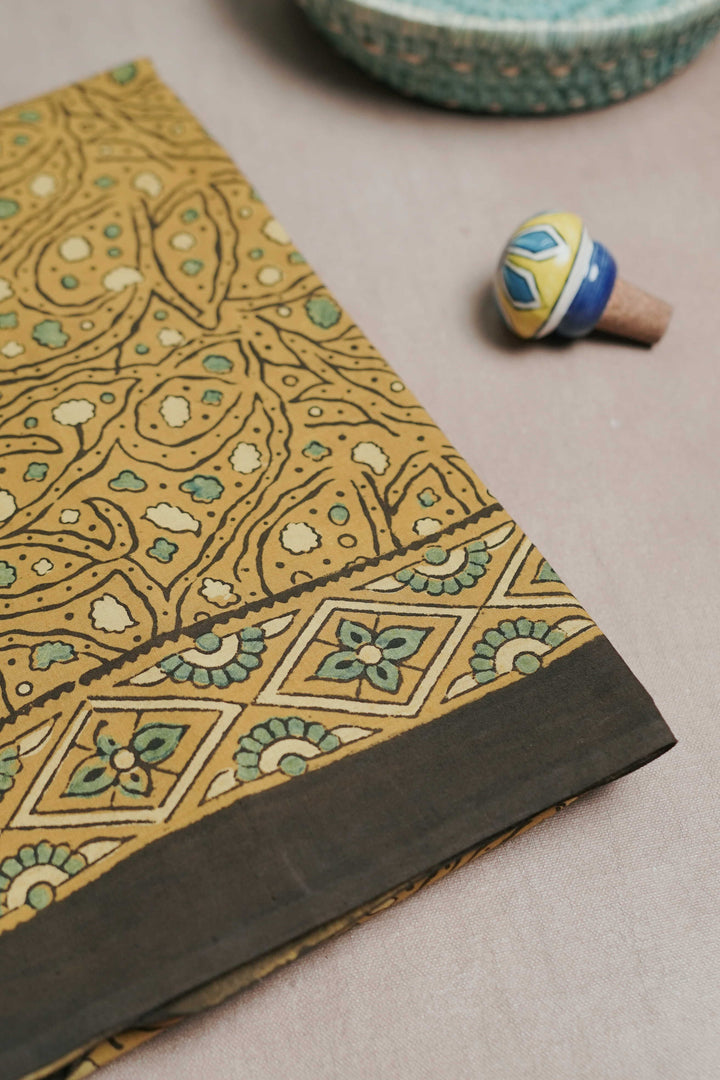 Ajrak Sarees-Matkatus 