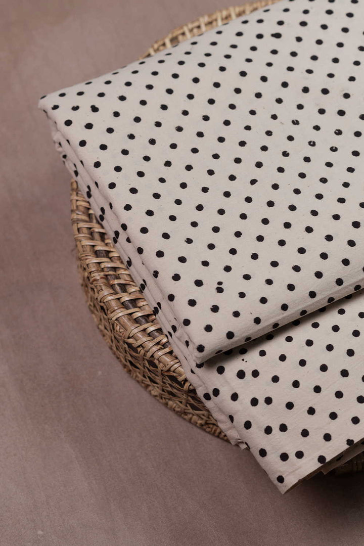 Ajrak Fabric - Matkatus