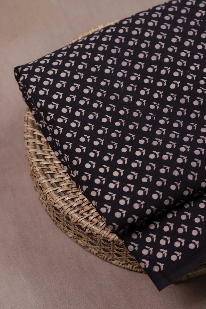 Ajrak Fabric - Matkatus