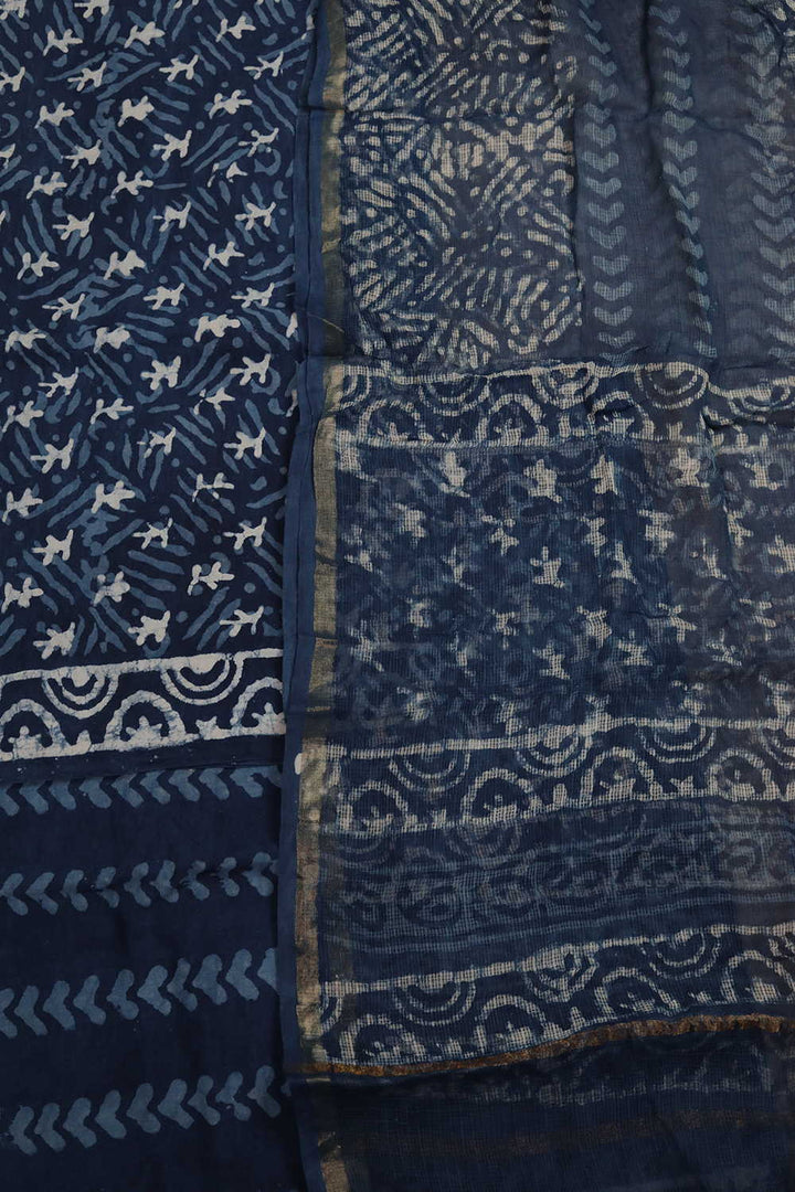 Unstitched Suits - Matkatus