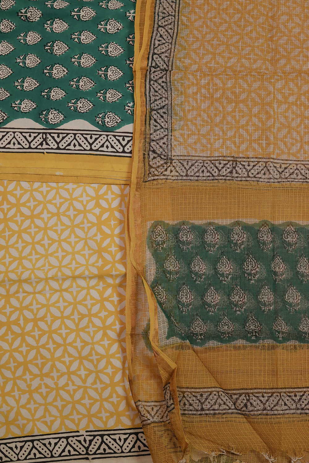 Unstitched Suits - Matkatus