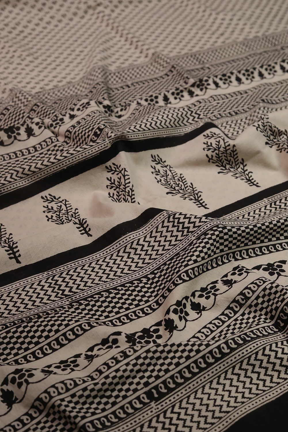 Tiny Motifs - Cream Bagru Mul Cotton saree