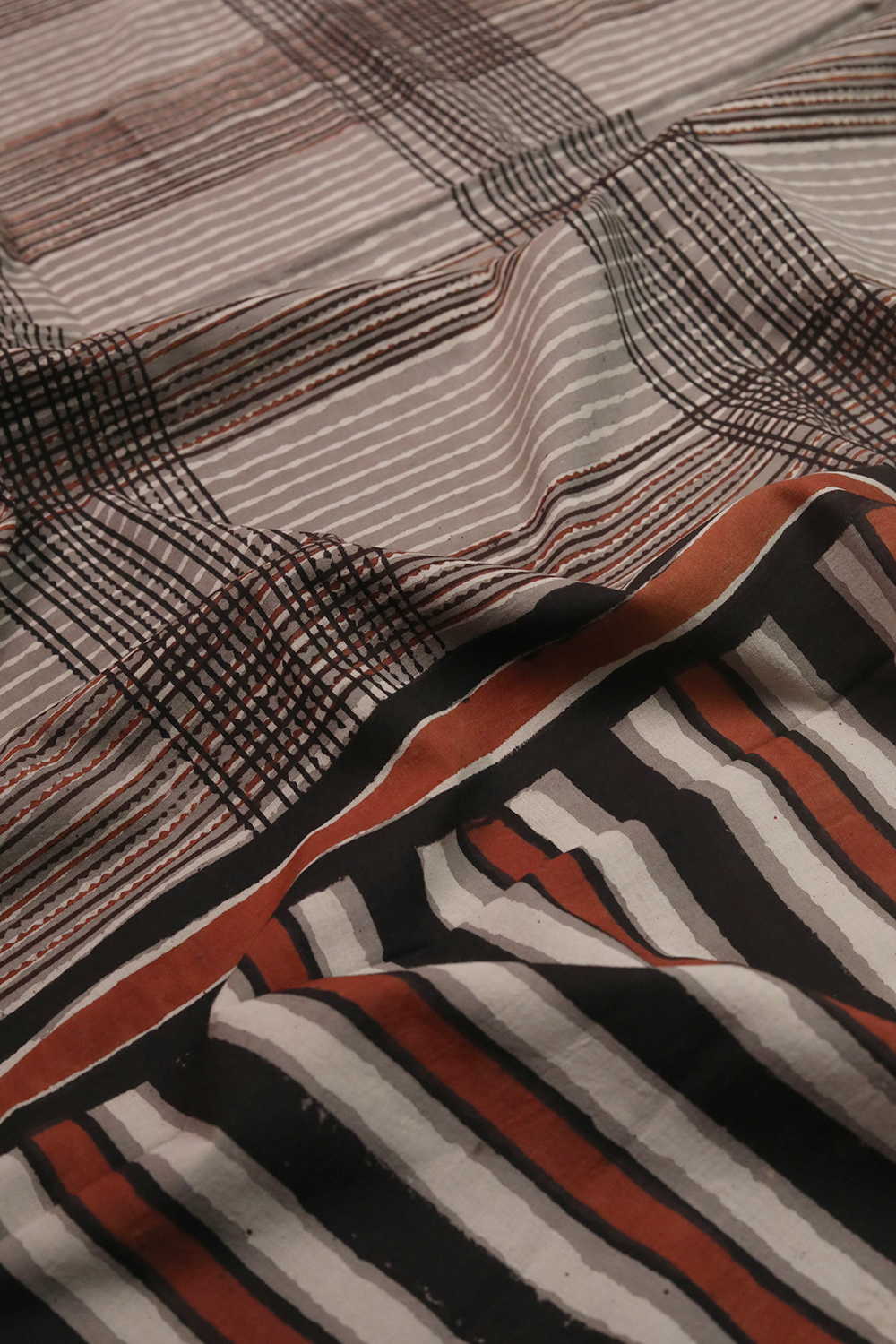 Grid Design Dabu Cotton saree