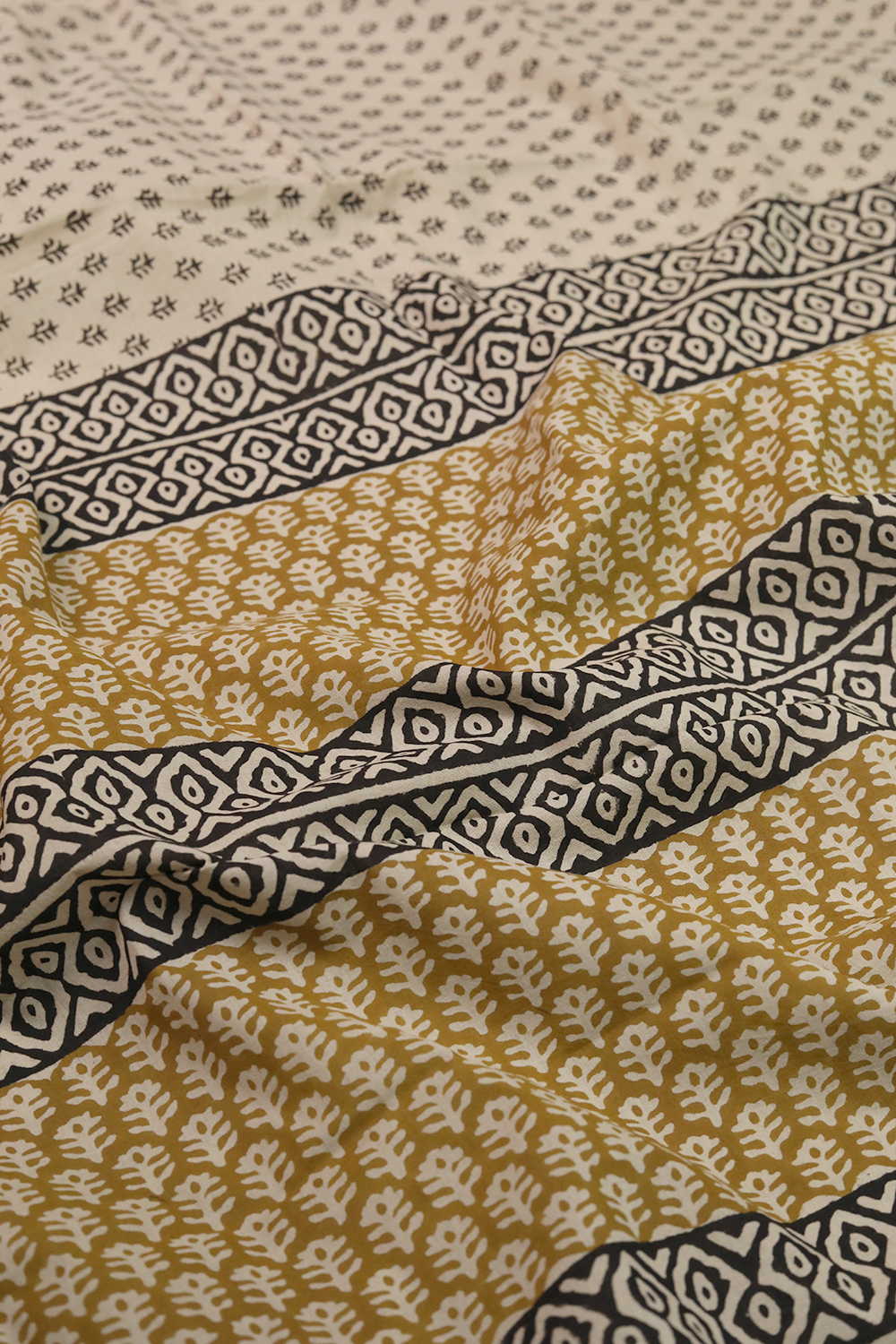 Little Motifs on Cream Bagru Mul Cotton saree