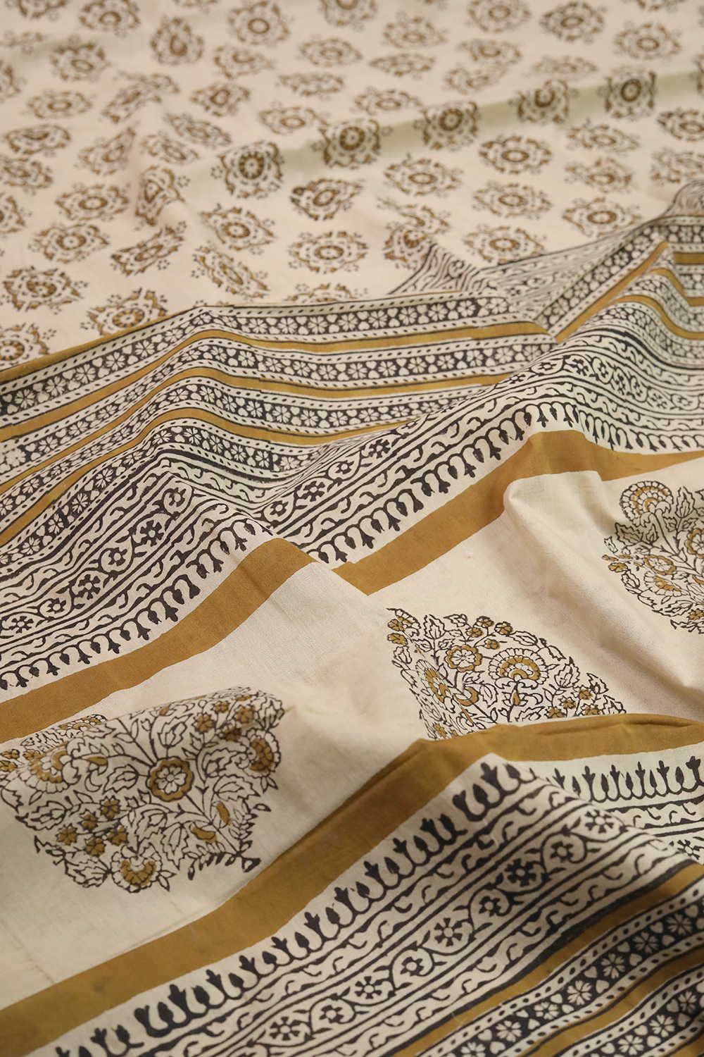 Rangoli Motis Bagru Mul Cotton saree