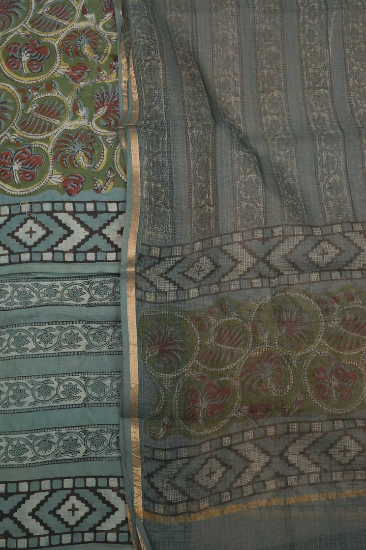 Unstitched Suits - Matkatus