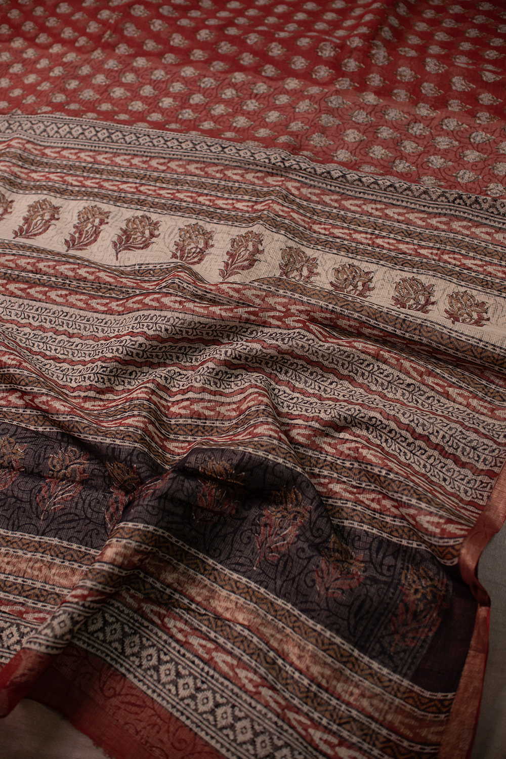 Sarees - Matkatus 