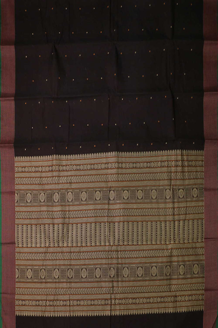 Sarees - Matkatus