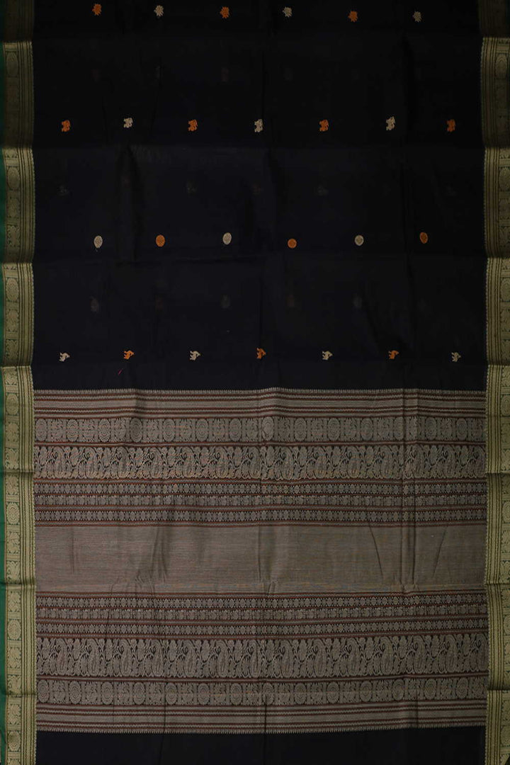 Sarees - Matkatus