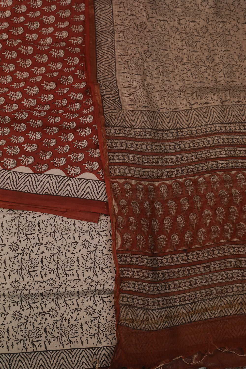 Unstitched Suits - Matkatus 