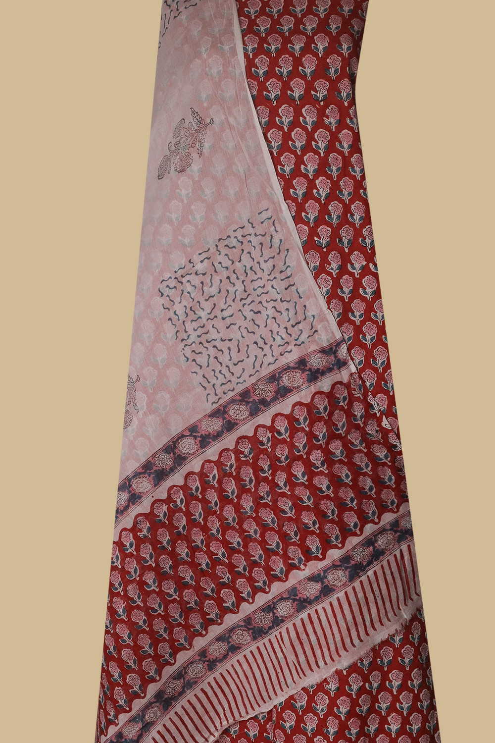 Unstitched Suits - Matkatus 