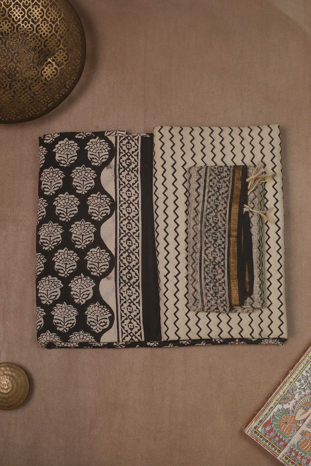 Mul Mul Cotton Suits - Matkatus