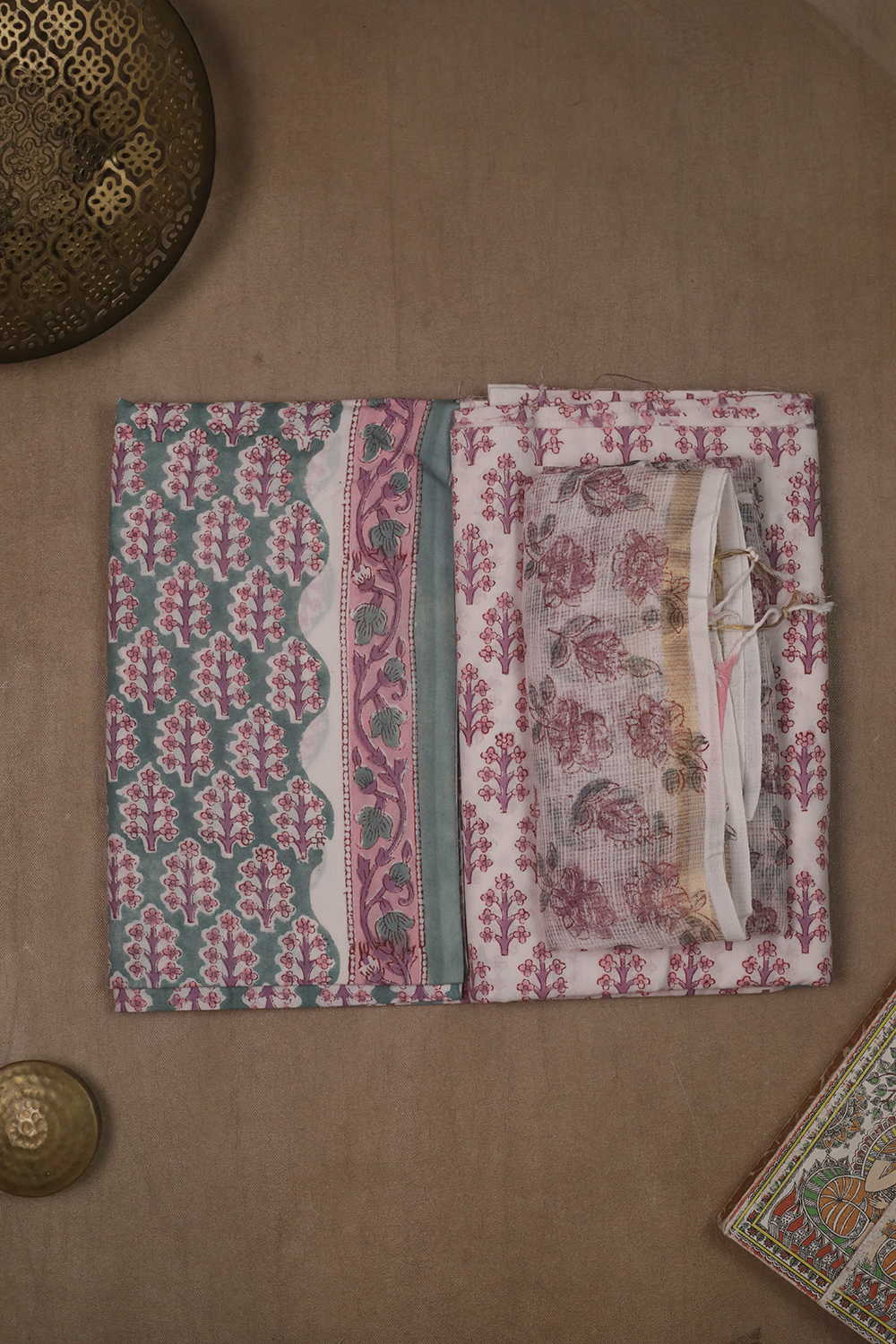 Mul Mul Cotton Suits - Matkatus