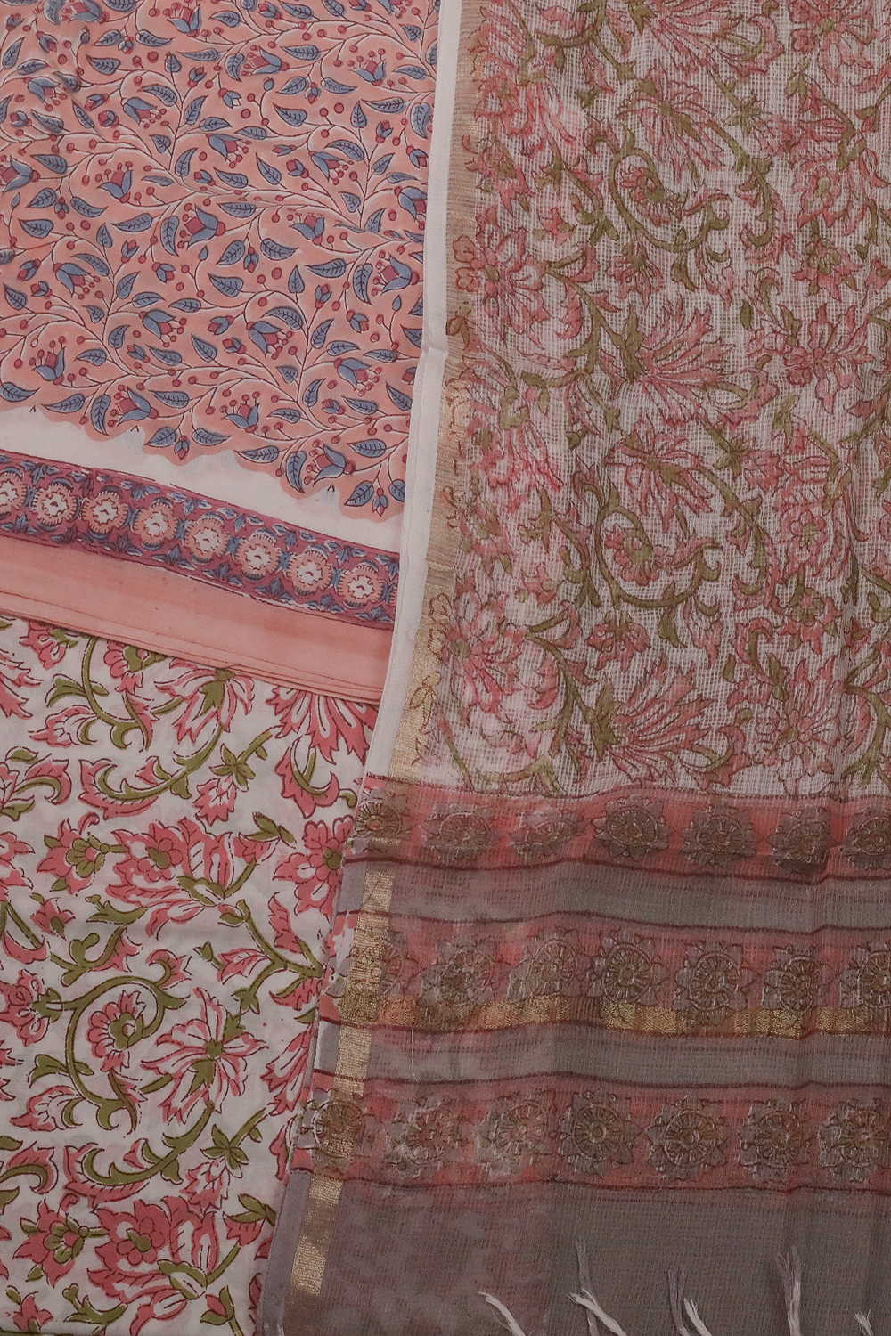 Unstitched Suits - Matkatus 