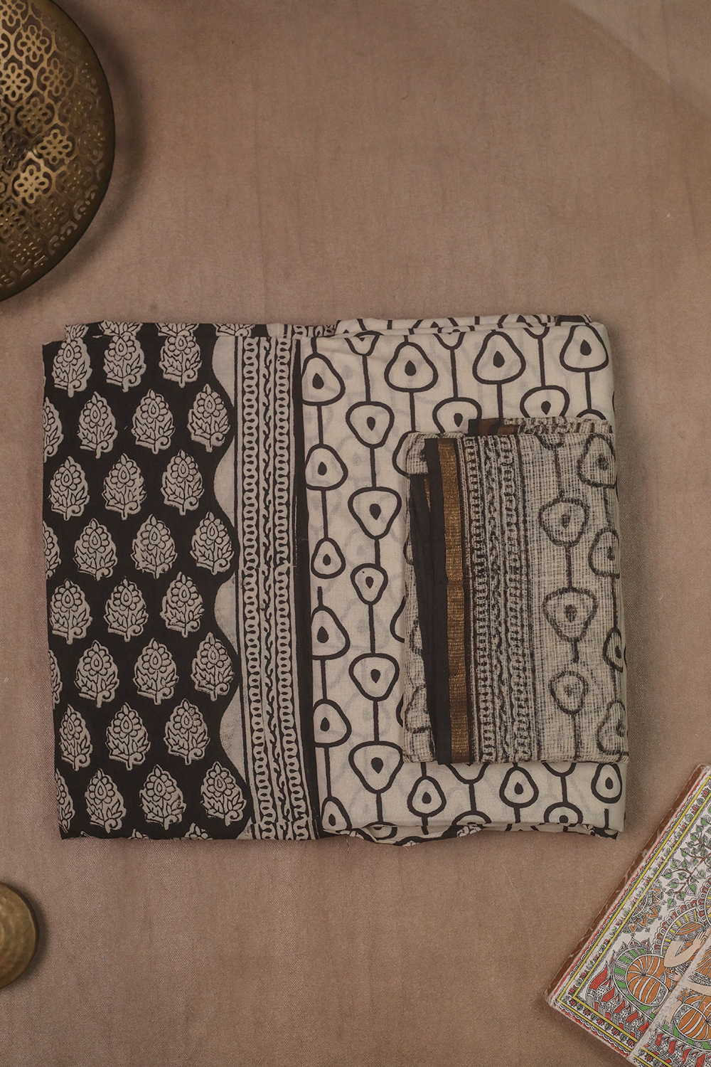 Unstitched Suits - Matkatus 