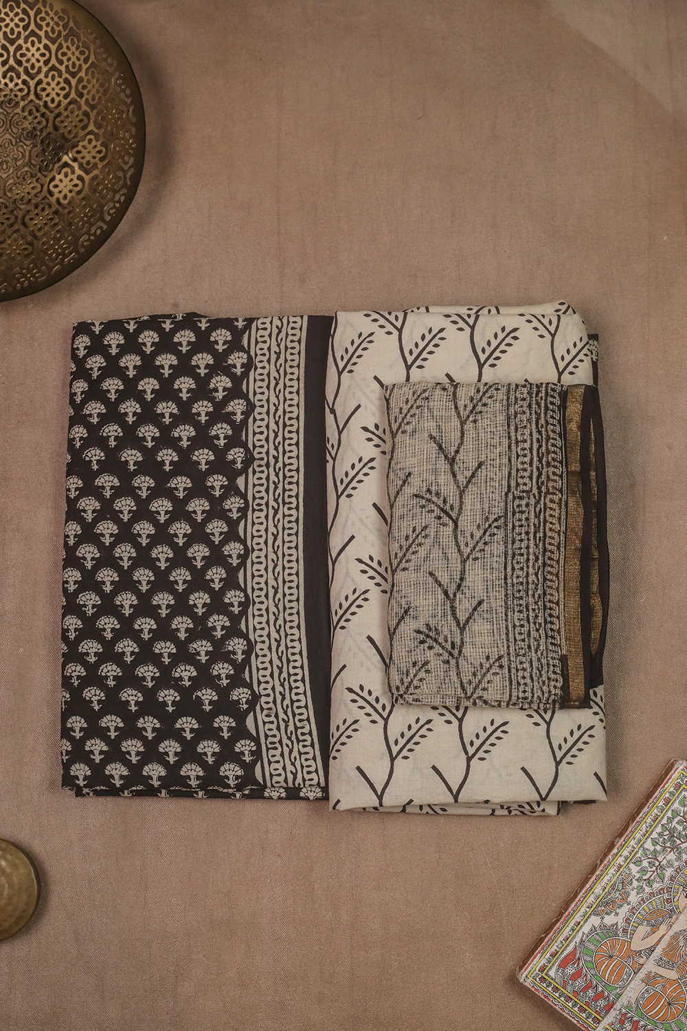 Unstitched Suits - Matkatus 