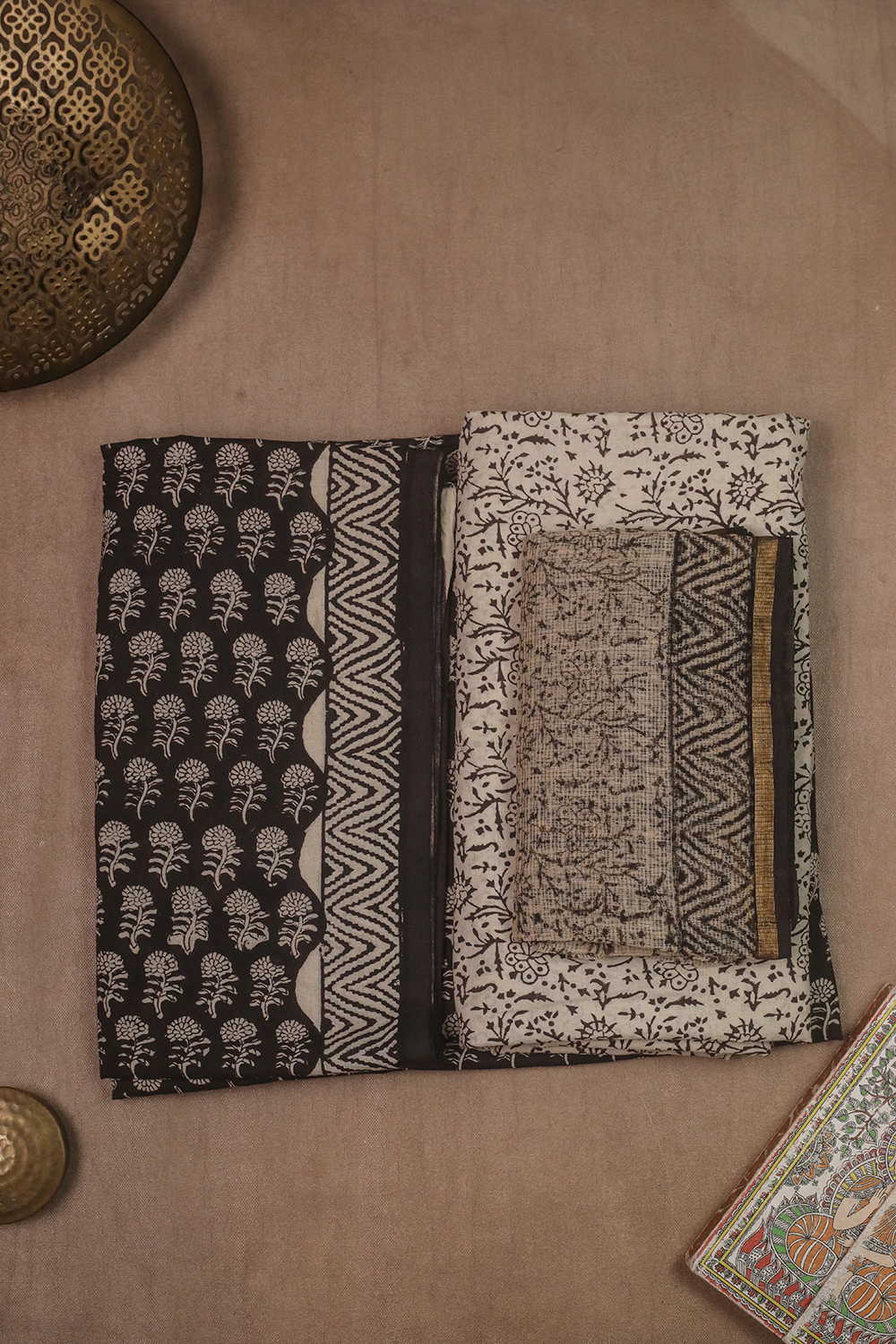 Unstitched Suits - Matkatus 