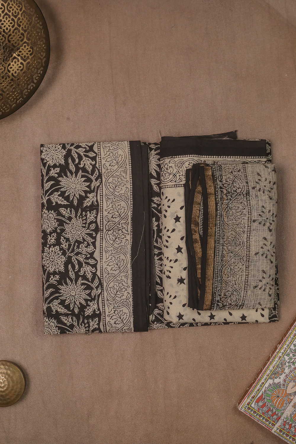 Unstitched Suits - Matkatus 