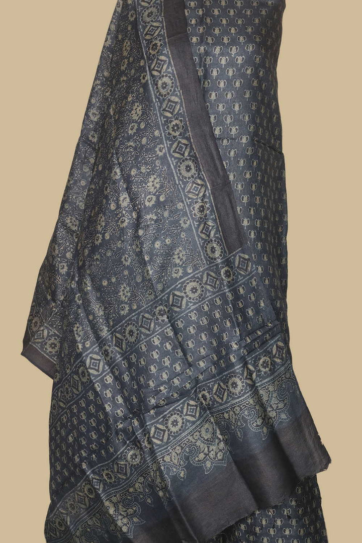 Tussar Silk Suits - Matkatus