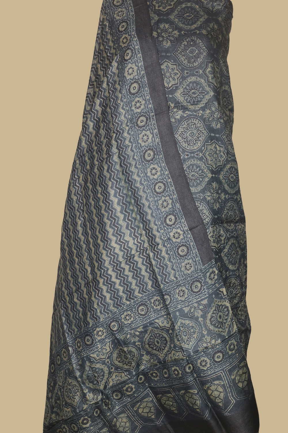 Tussar Silk Suits - Matkatus