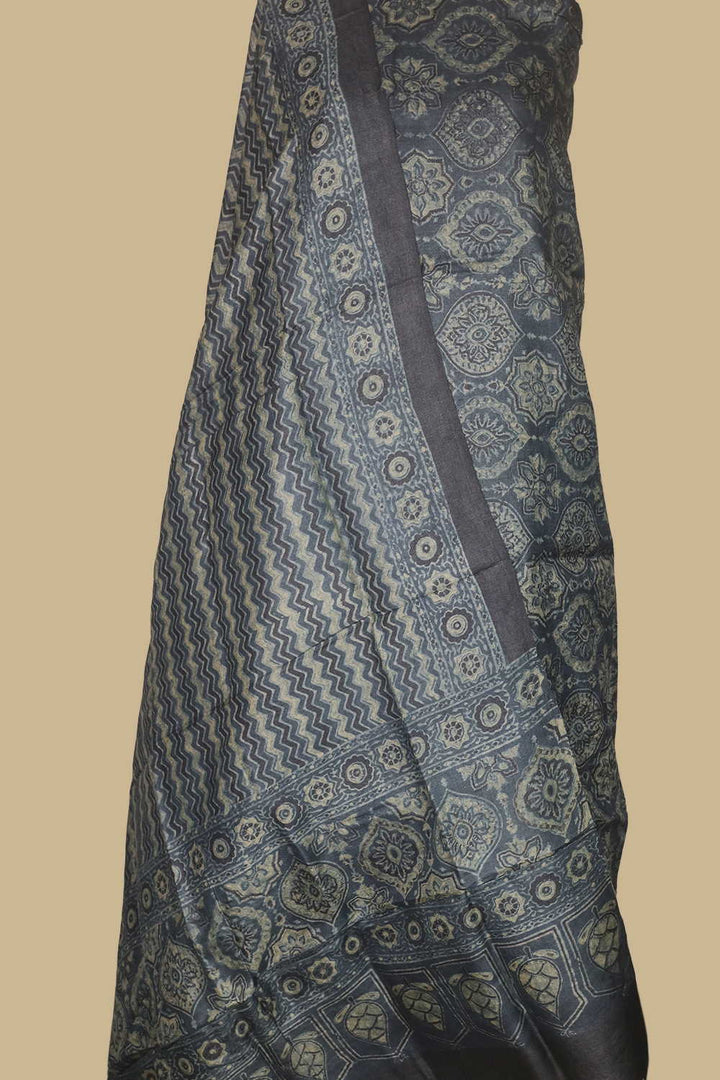 Tussar Silk Suits - Matkatus
