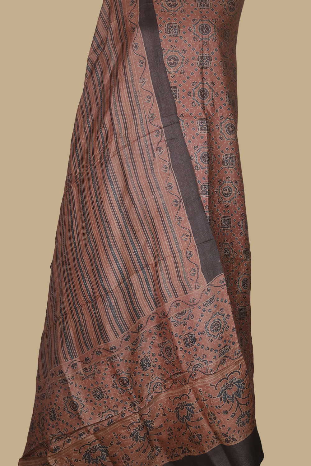 Tussar Silk Suits - Matkatus