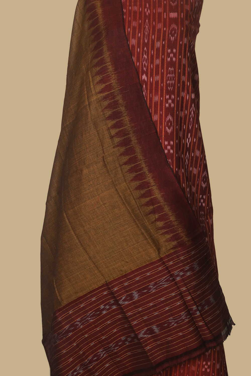 Handwoven Orissa Ikat cotton suit - Matkatus 