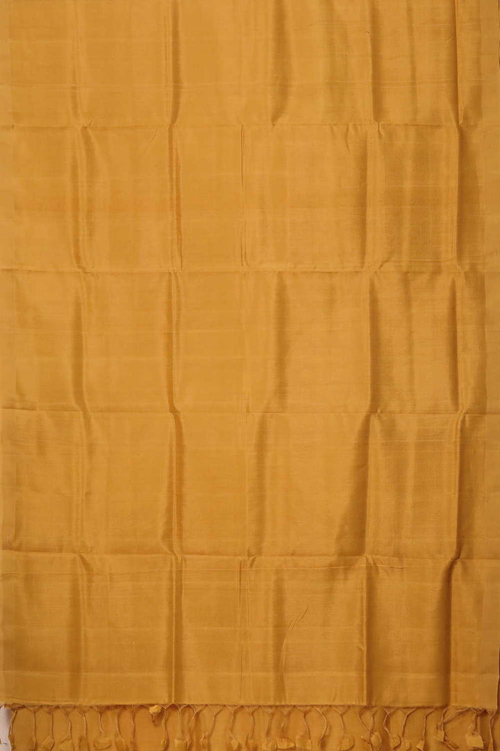 Perfectly Paired Sarees - Matkatus 