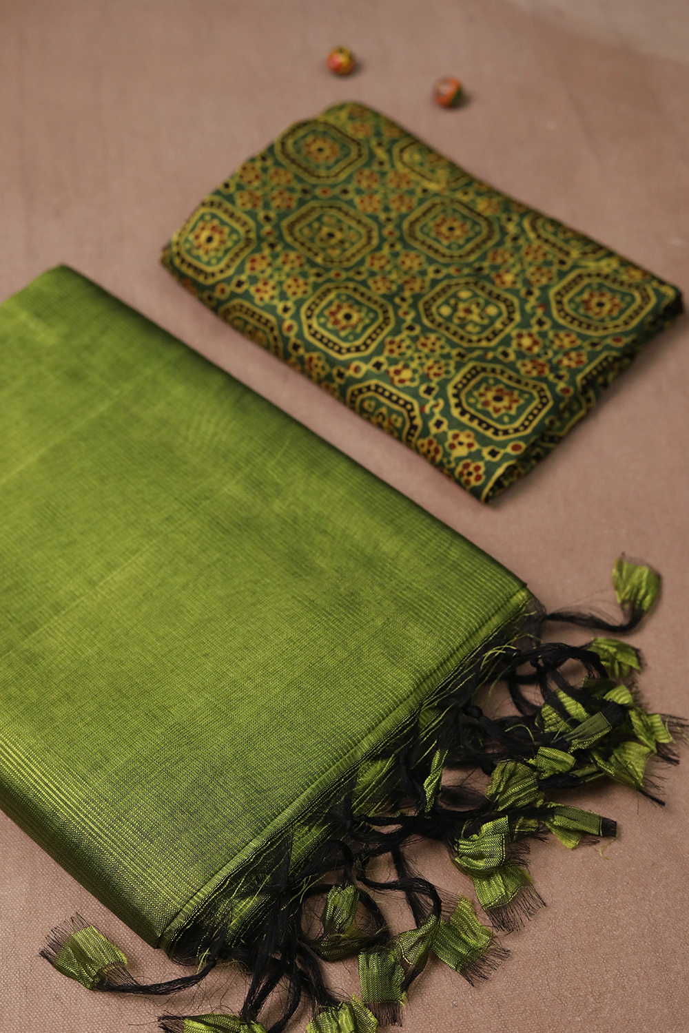 Saree with Blouse - Matkatus 