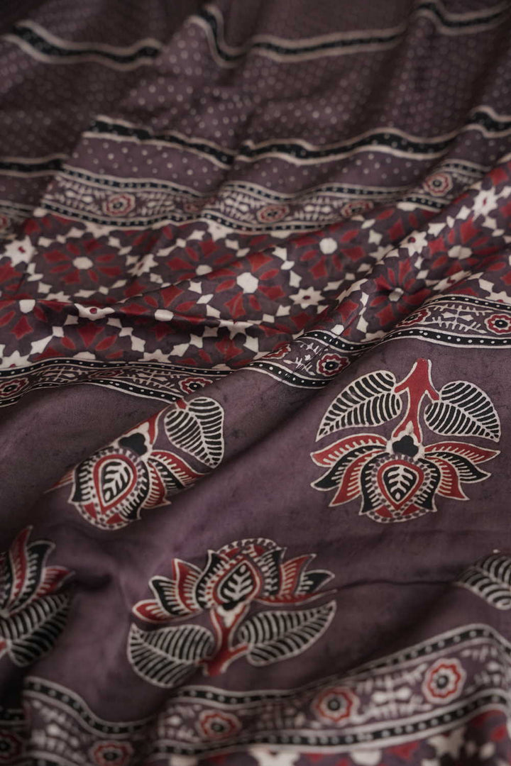 Ajrak Sarees-Matkatus 