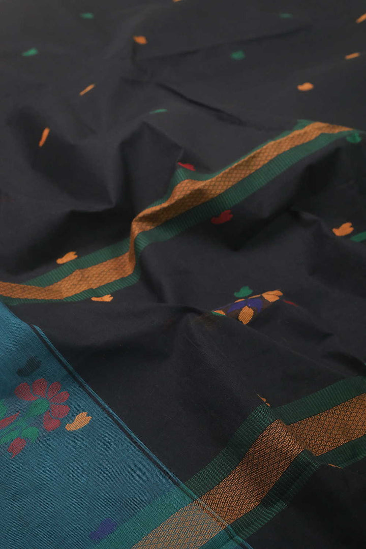 Sarees - Matkatus 