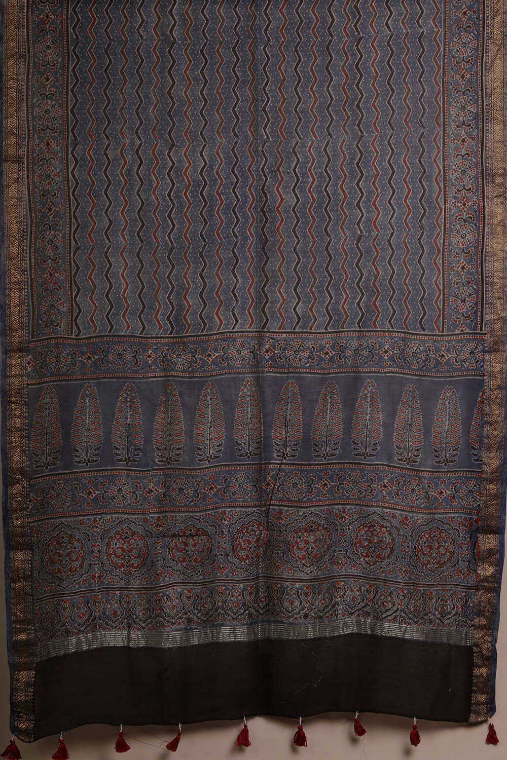 Ajrak Suits - Matkatus